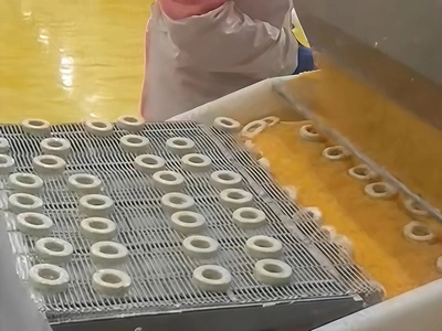 Breading onion rings